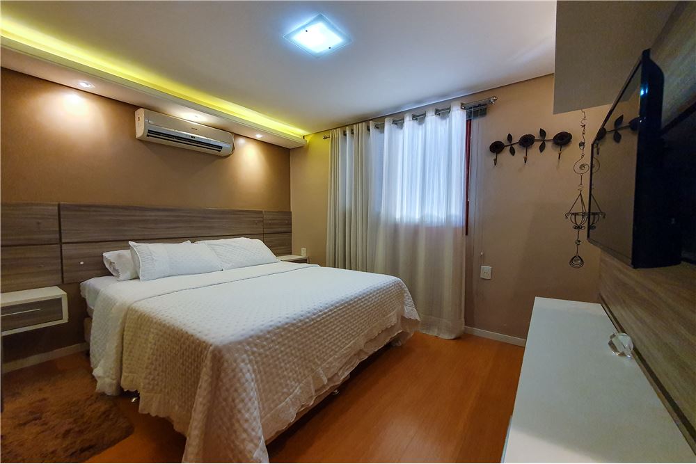 Casa à venda com 3 quartos, 300m² - Foto 11