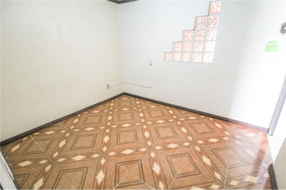 Casa à venda com 2 quartos, 200m² - Foto 3