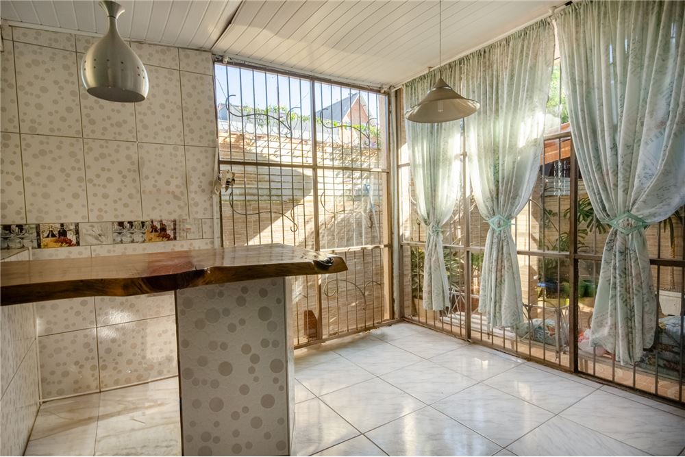 Casa à venda com 3 quartos, 242m² - Foto 15