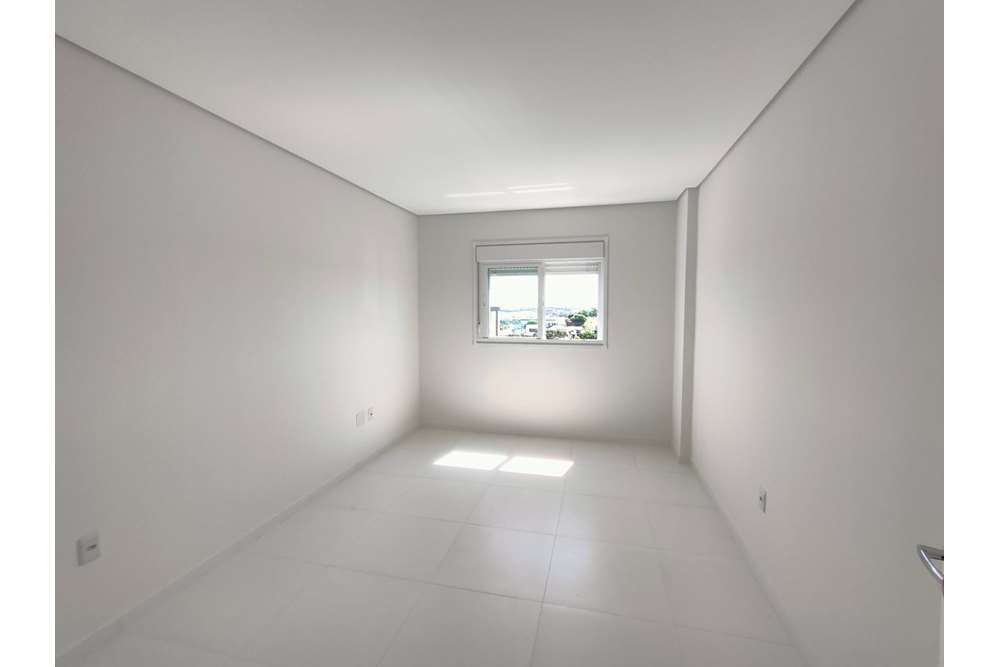 Apartamento para alugar com 1 quarto, 136m² - Foto 1