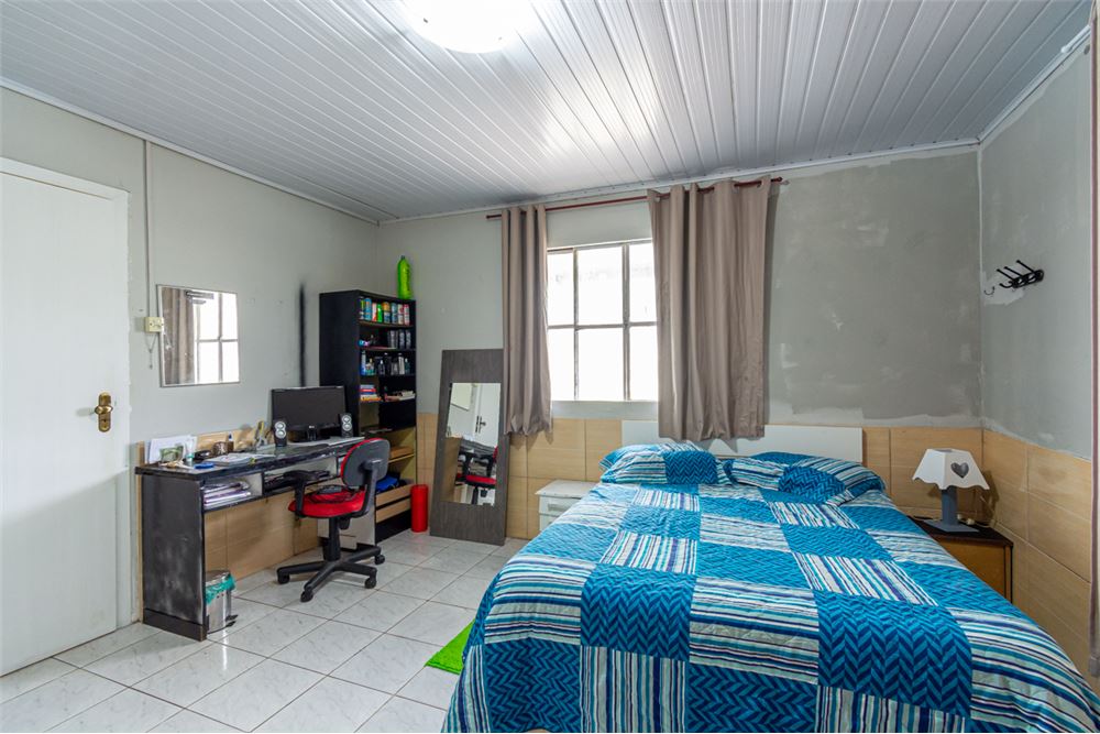 Casa à venda com 2 quartos, 100m² - Foto 3