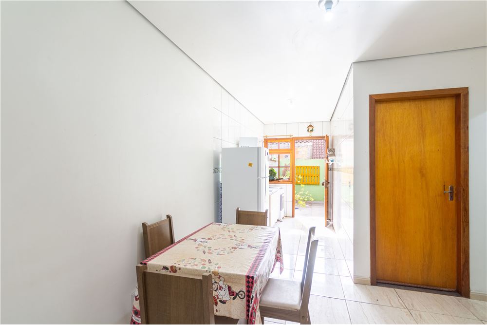 Casa à venda com 2 quartos, 65m² - Foto 6