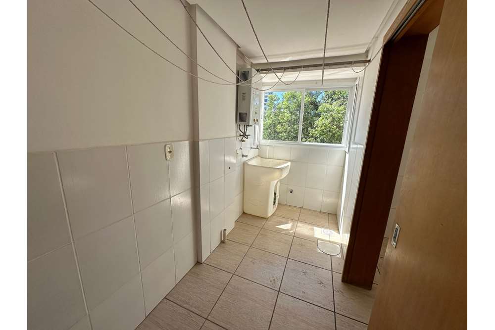 Apartamento à venda com 3 quartos, 120m² - Foto 2