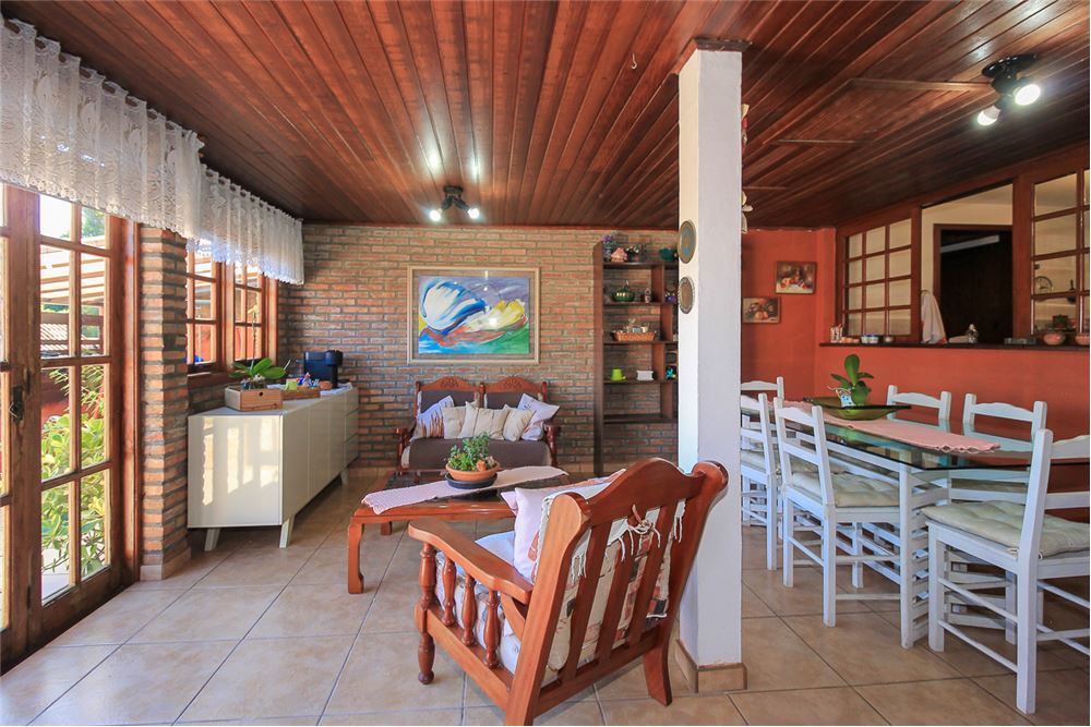 Casa de Condomínio à venda com 3 quartos, 220m² - Foto 3