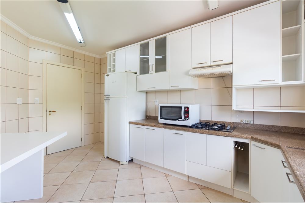 Apartamento à venda com 3 quartos, 121m² - Foto 11