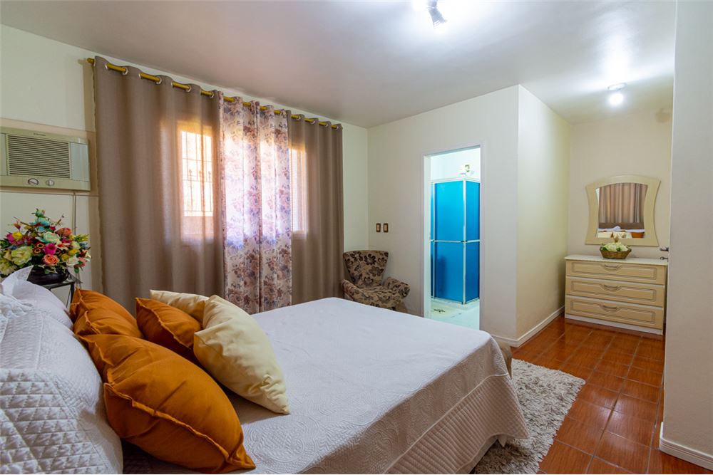 Casa à venda com 3 quartos, 300m² - Foto 10