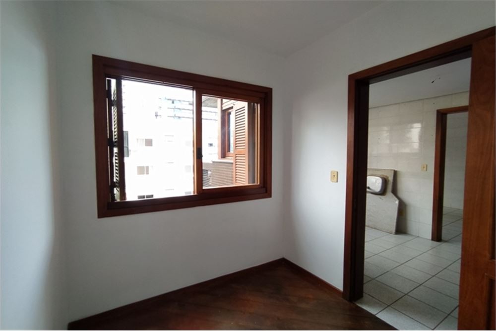 Apartamento à venda com 3 quartos, 221m² - Foto 17