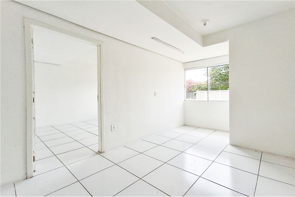 Apartamento à venda com 1 quarto, 40m² - Foto 2