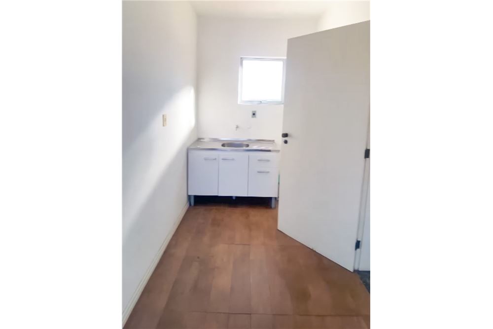 Casa à venda com 1 quarto, 460m² - Foto 2