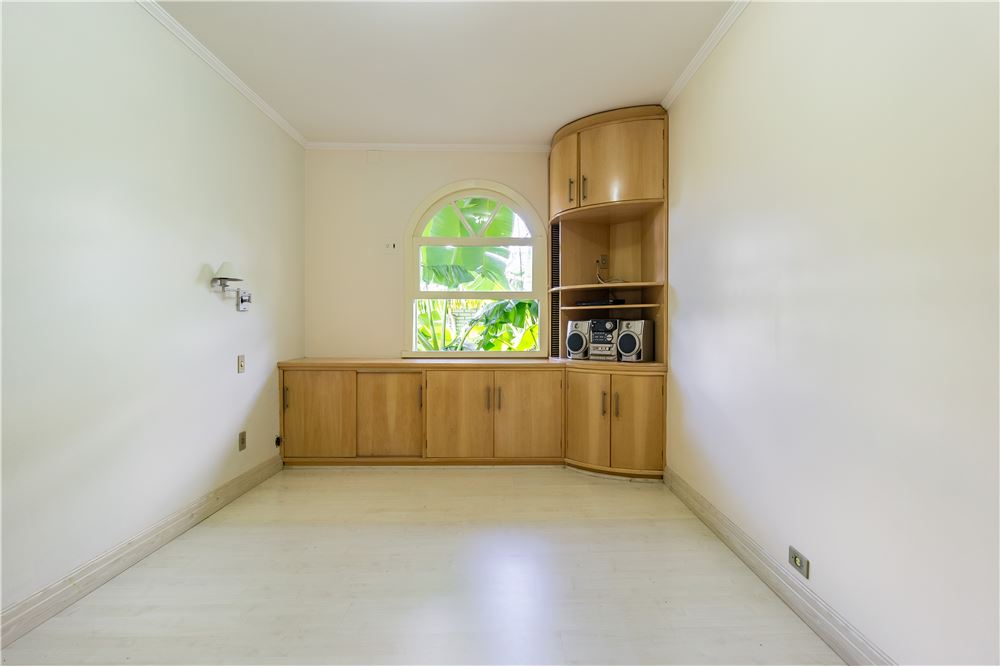 Casa à venda com 3 quartos, 241m² - Foto 15