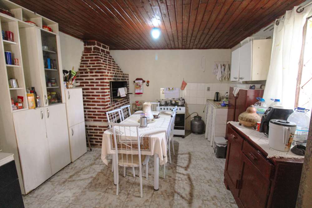 Casa à venda com 2 quartos, 150m² - Foto 4