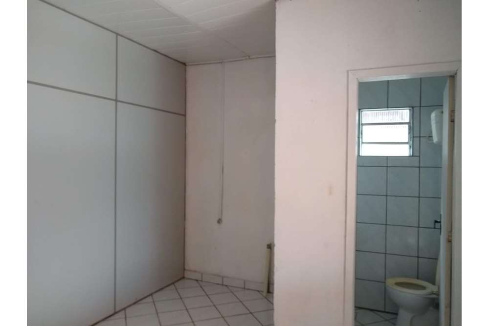 Casa à venda com 2 quartos, 250m² - Foto 6