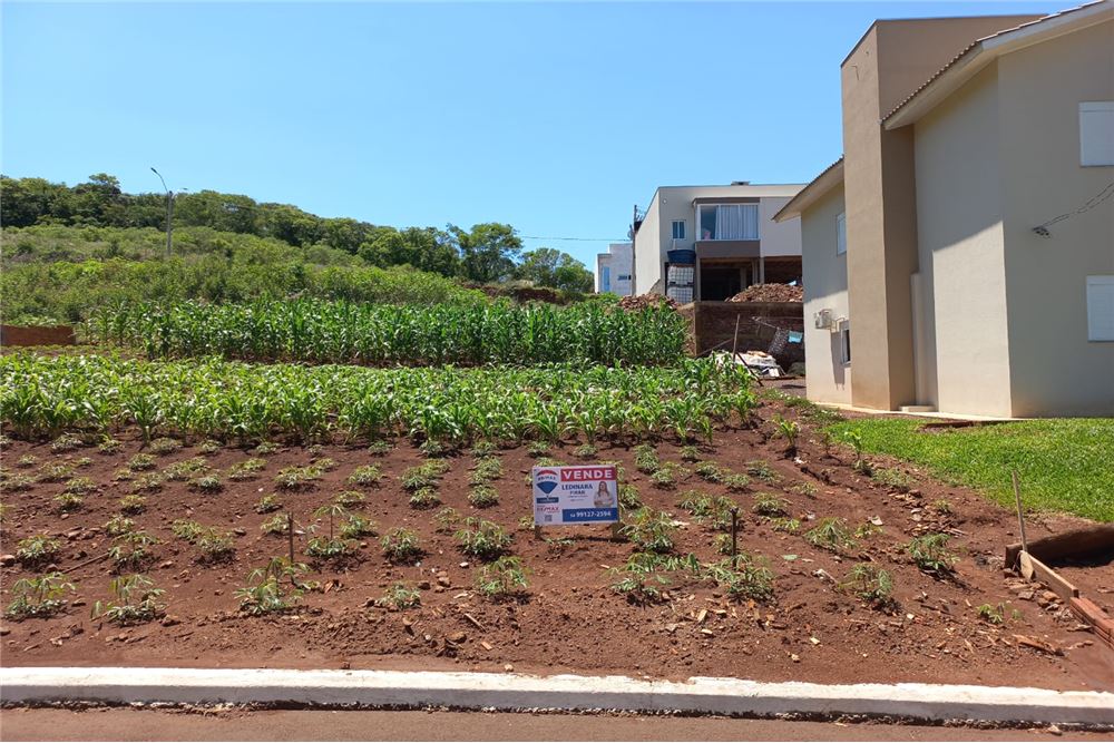 Terreno à venda, 300m² - Foto 1