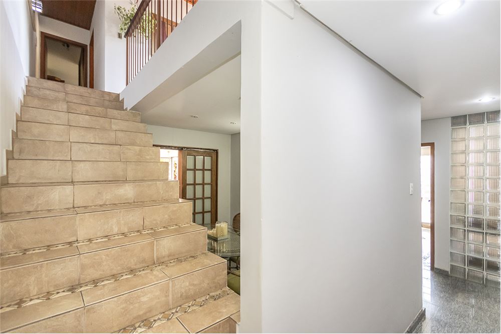 Casa à venda com 4 quartos, 210m² - Foto 18