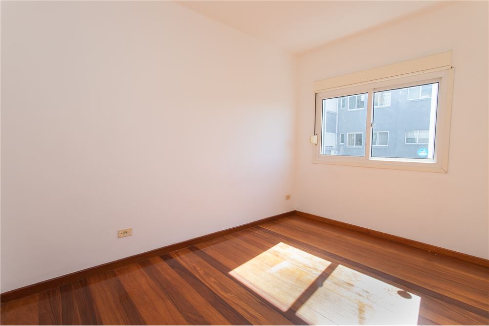 Apartamento à venda com 3 quartos, 70m² - Foto 2