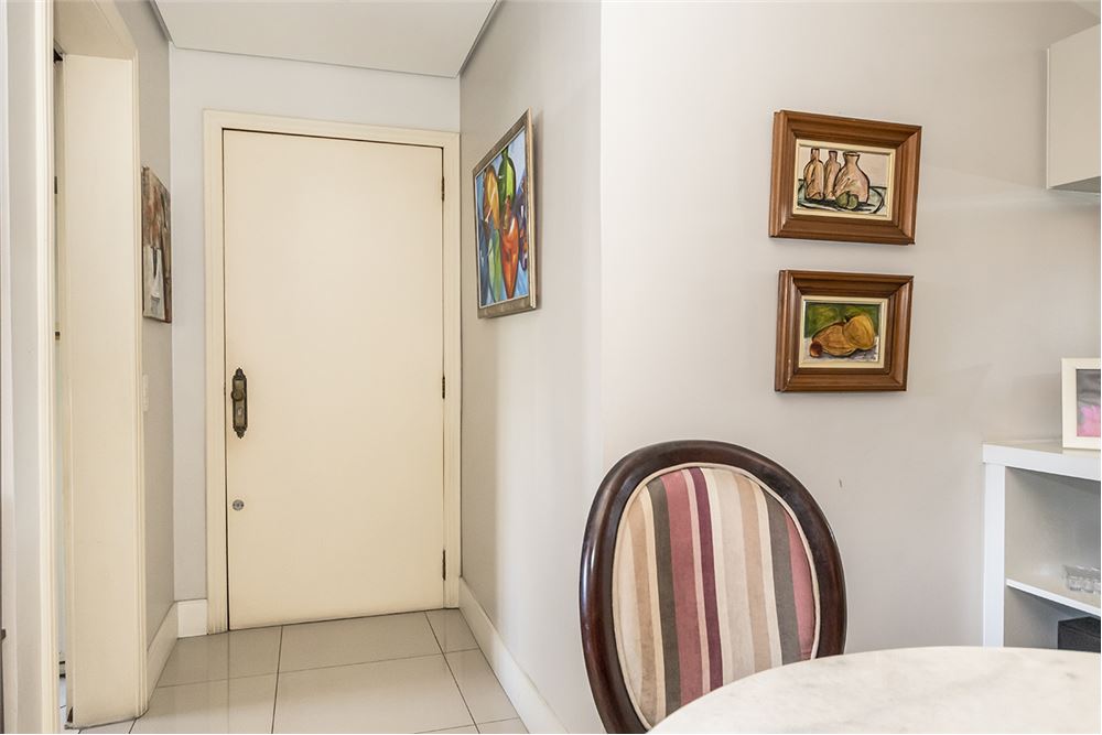 Apartamento à venda com 3 quartos, 95m² - Foto 23