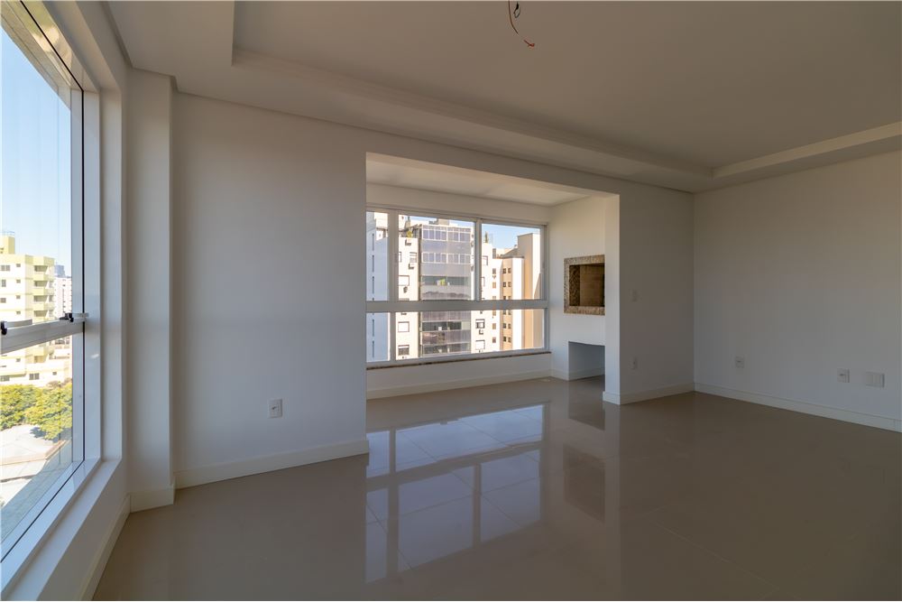 Apartamento à venda com 3 quartos, 134m² - Foto 4