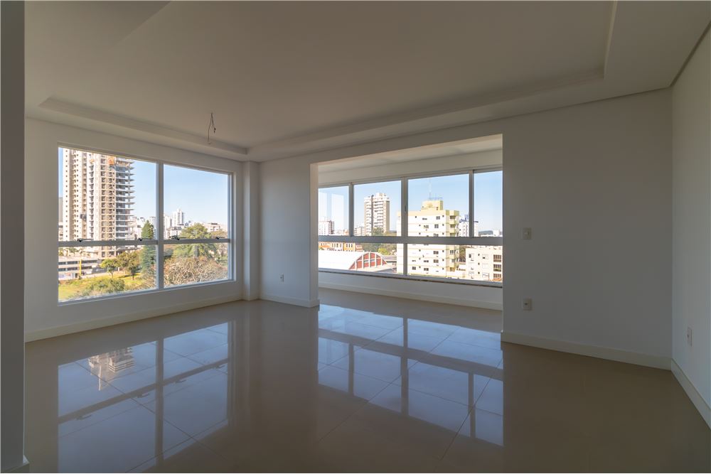 Apartamento à venda com 3 quartos, 134m² - Foto 1