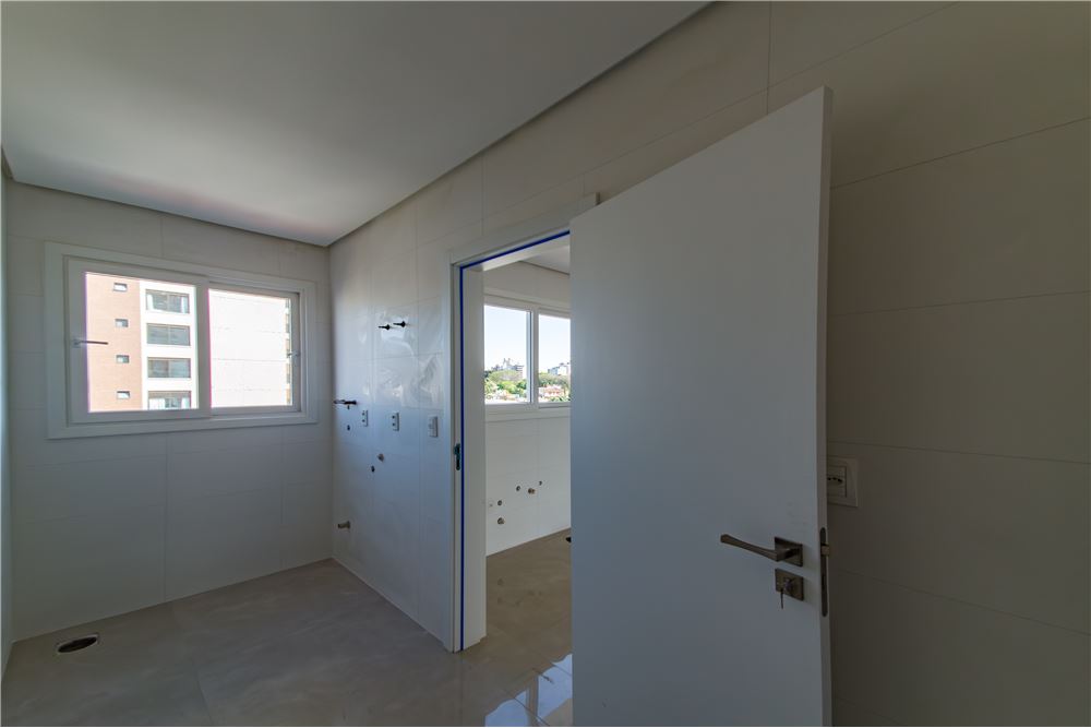 Apartamento à venda com 3 quartos, 177m² - Foto 9