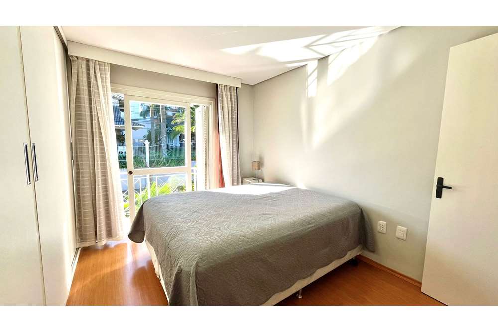 Casa à venda com 3 quartos, 200m² - Foto 12