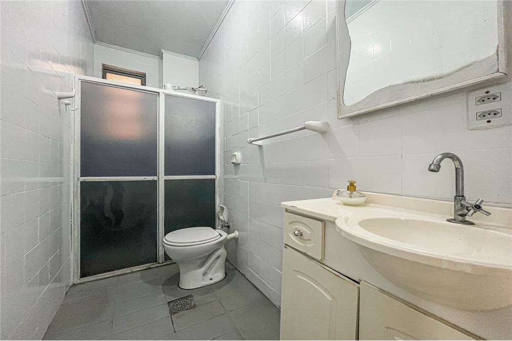 Apartamento à venda com 2 quartos, 70m² - Foto 18