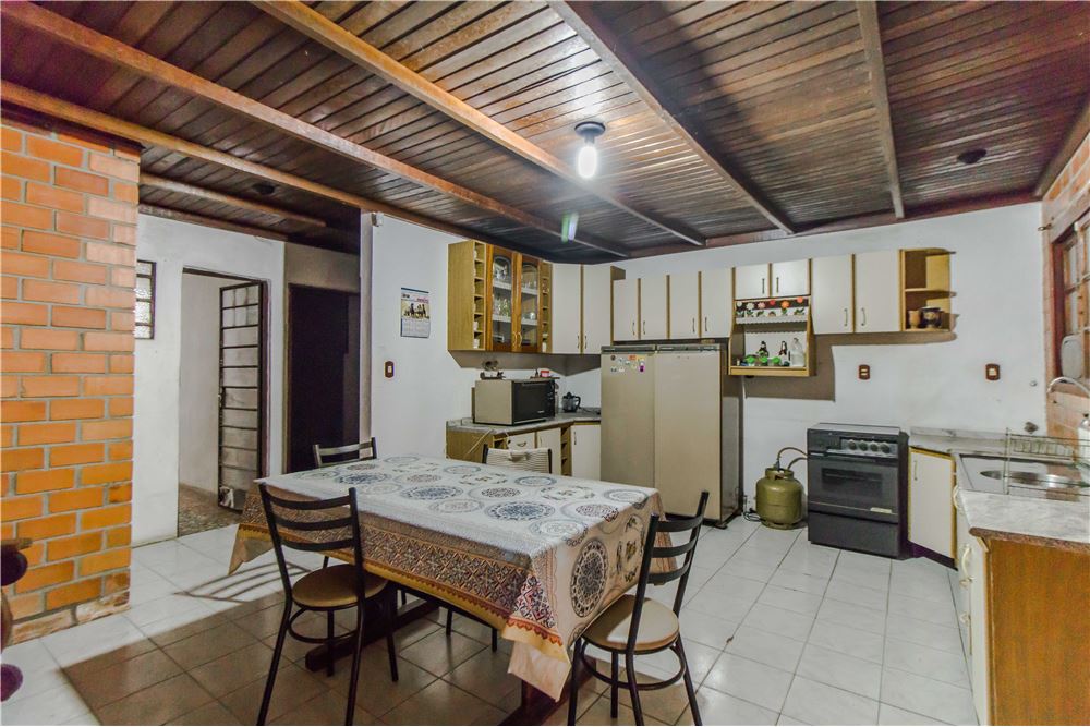 Casa à venda com 3 quartos, 300m² - Foto 5