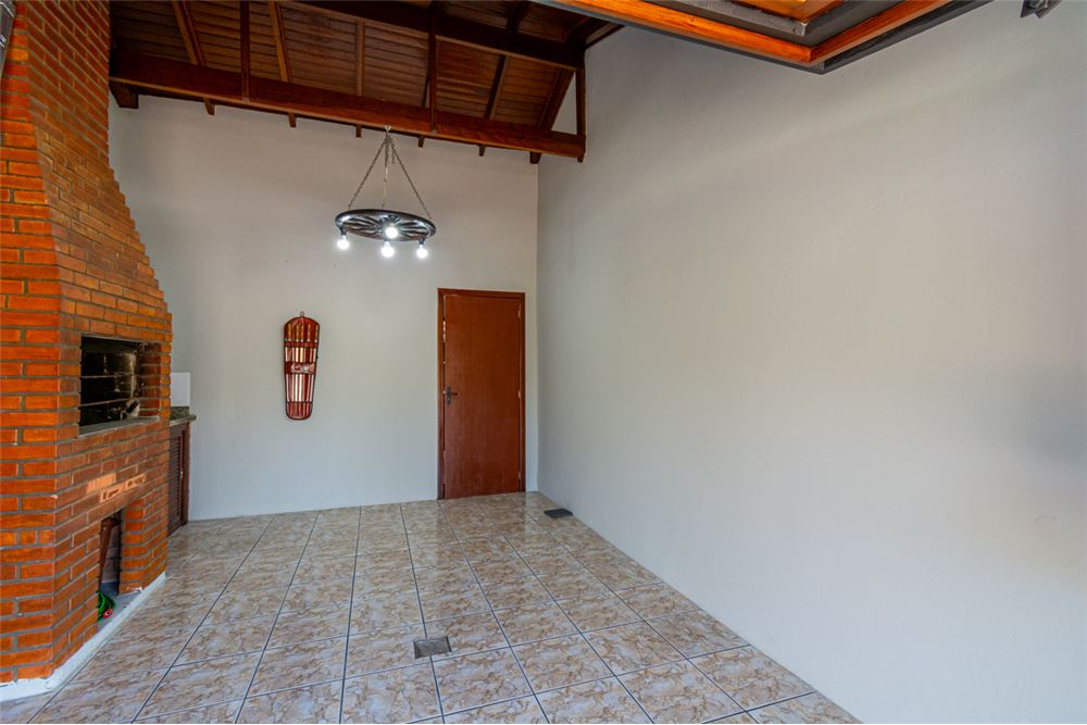 Casa à venda com 2 quartos, 94m² - Foto 2