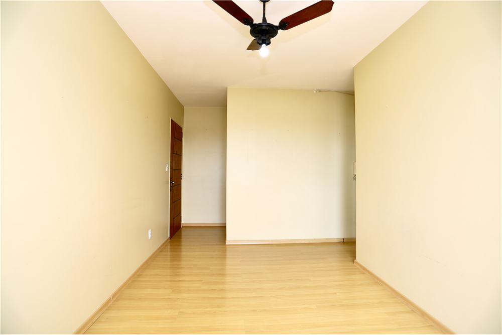 Apartamento à venda com 2 quartos, 60m² - Foto 3