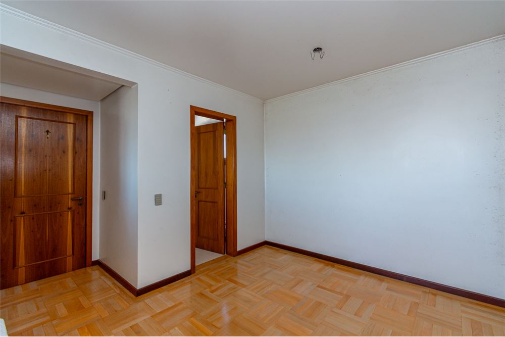 Apartamento à venda com 3 quartos, 156m² - Foto 3