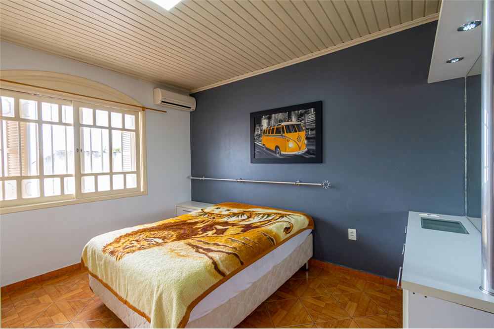 Casa à venda com 4 quartos, 300m² - Foto 24