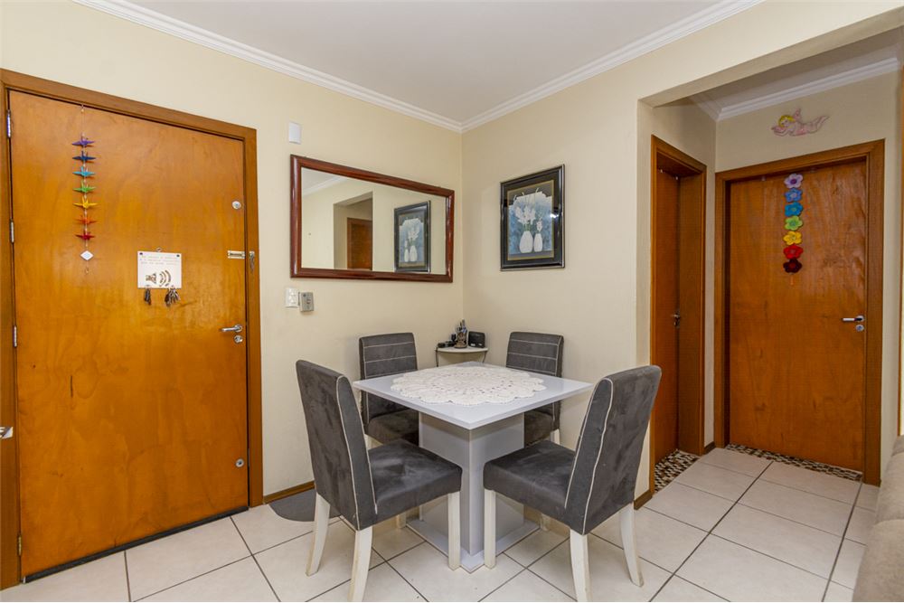 Apartamento à venda com 2 quartos, 62m² - Foto 2