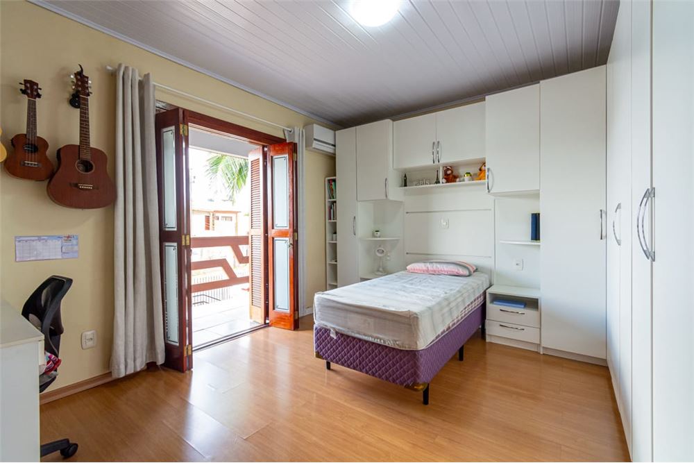 Casa à venda com 2 quartos, 210m² - Foto 11