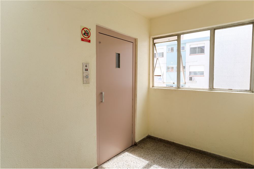 Apartamento à venda com 2 quartos, 68m² - Foto 4