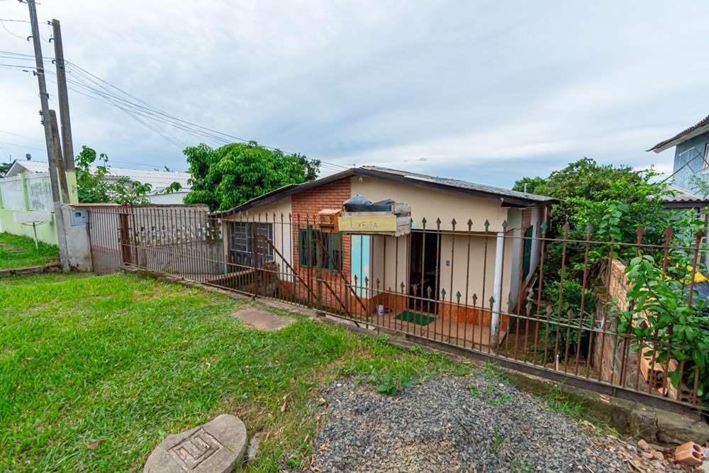 Casa à venda com 2 quartos, 300m² - Foto 2