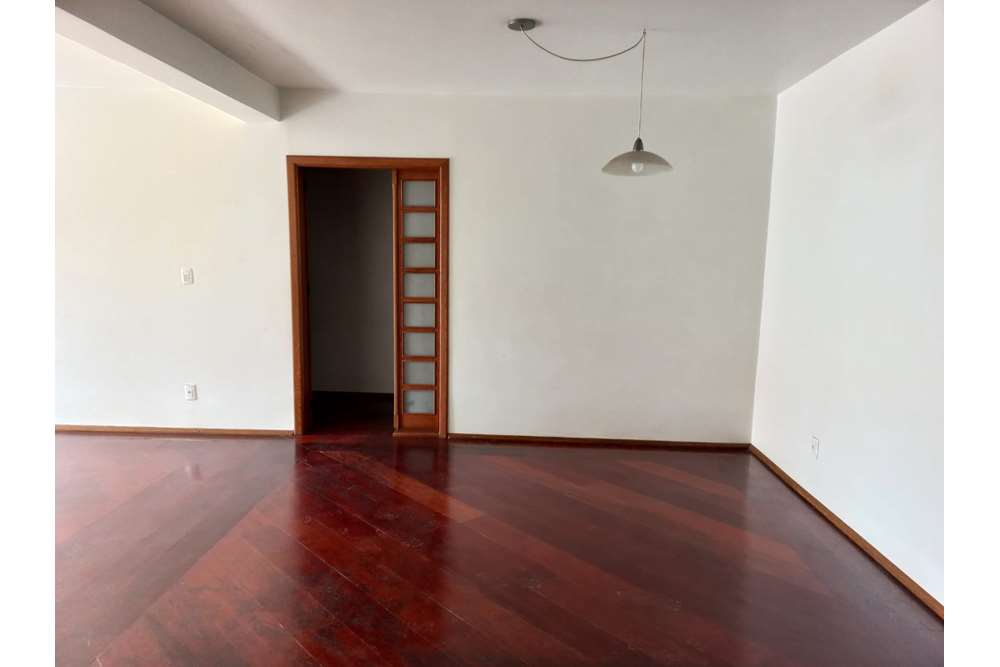 Apartamento à venda com 3 quartos, 129m² - Foto 2