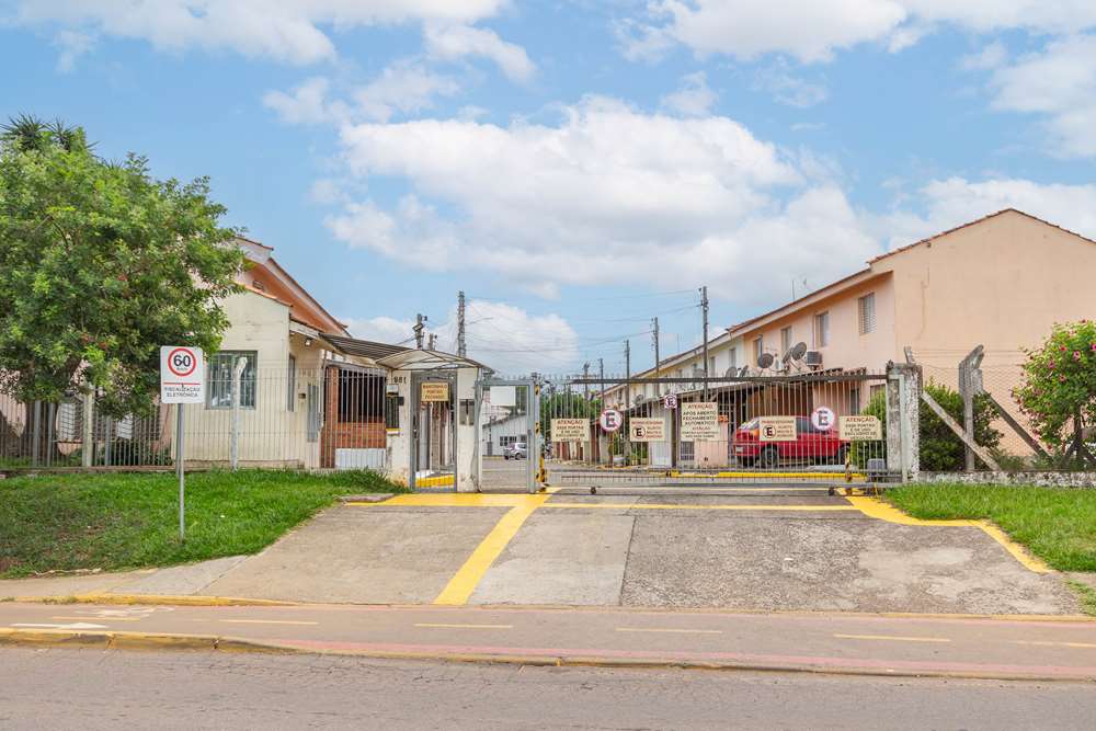 Casa à venda com 2 quartos, 55m² - Foto 1