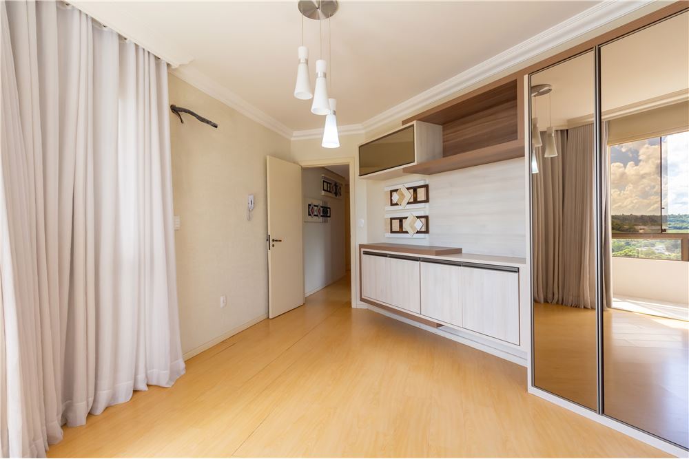 Apartamento à venda com 3 quartos, 121m² - Foto 9