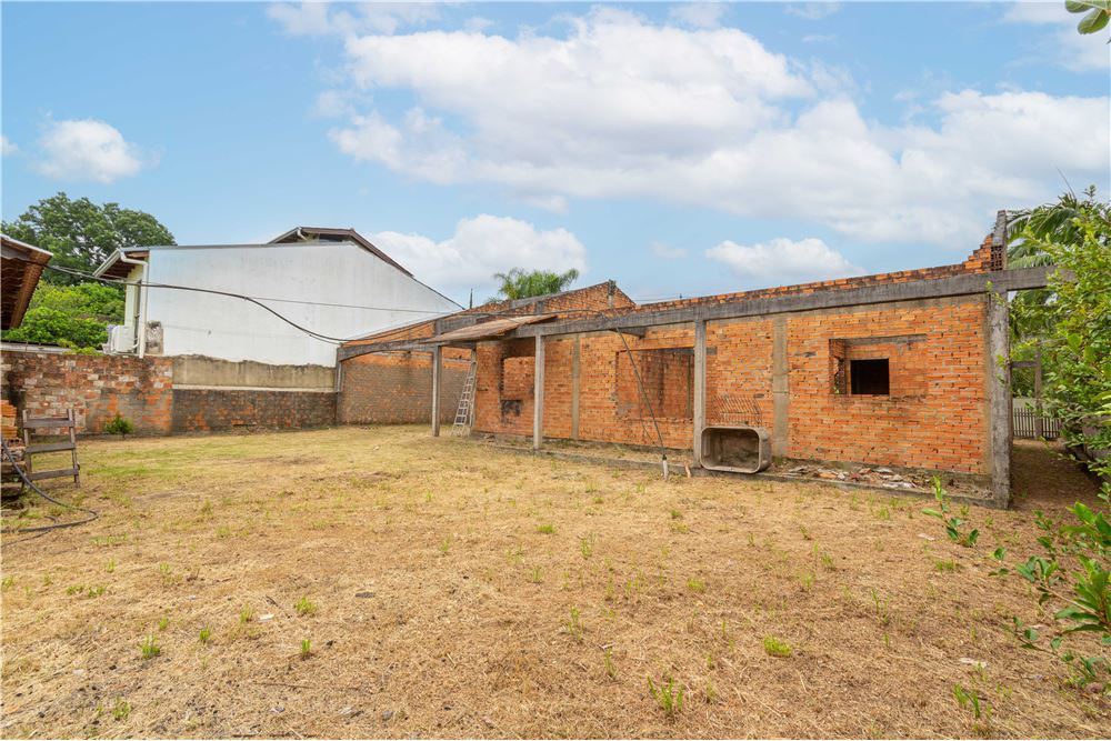 Casa de Condomínio à venda, 400m² - Foto 1