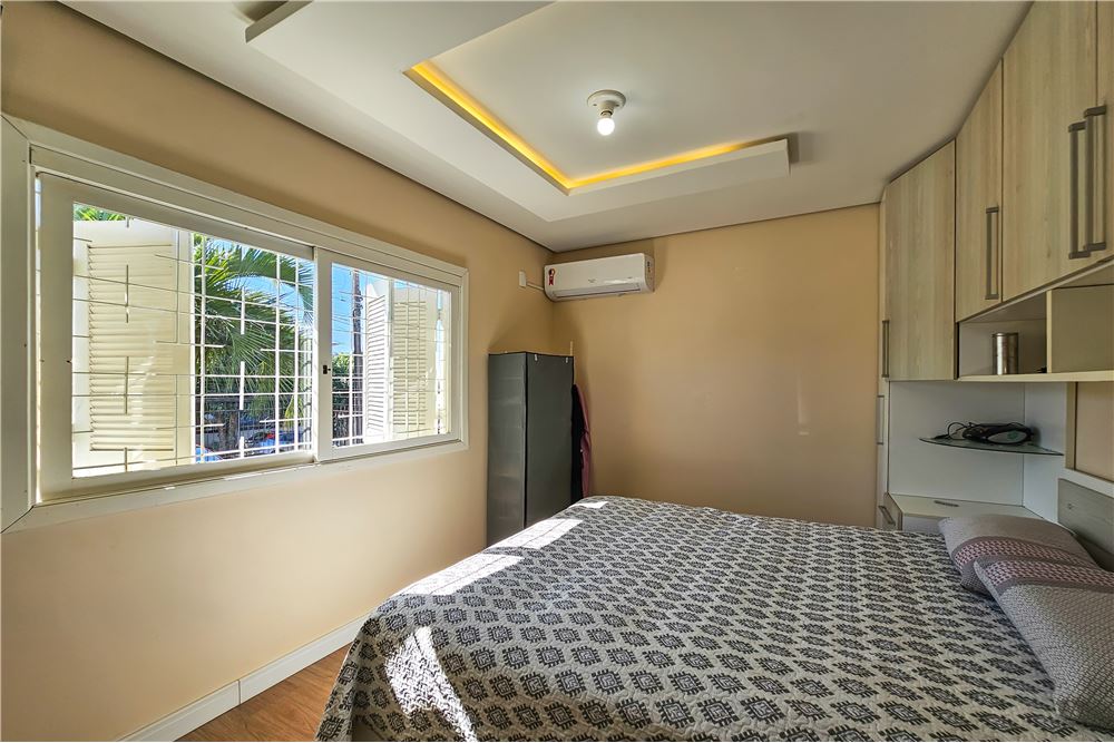 Casa à venda com 3 quartos, 300m² - Foto 7