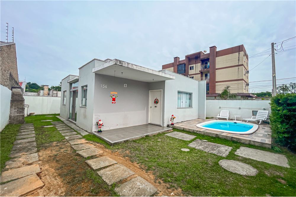 Casa à venda com 3 quartos, 68m² - Foto 1