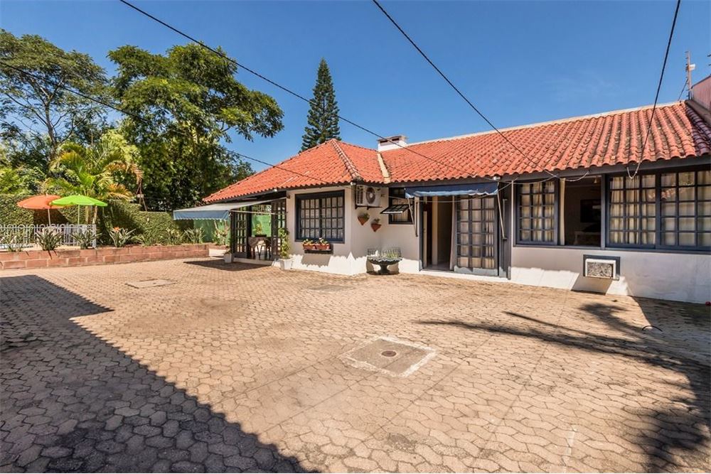 Casa à venda com 4 quartos, 272m² - Foto 4