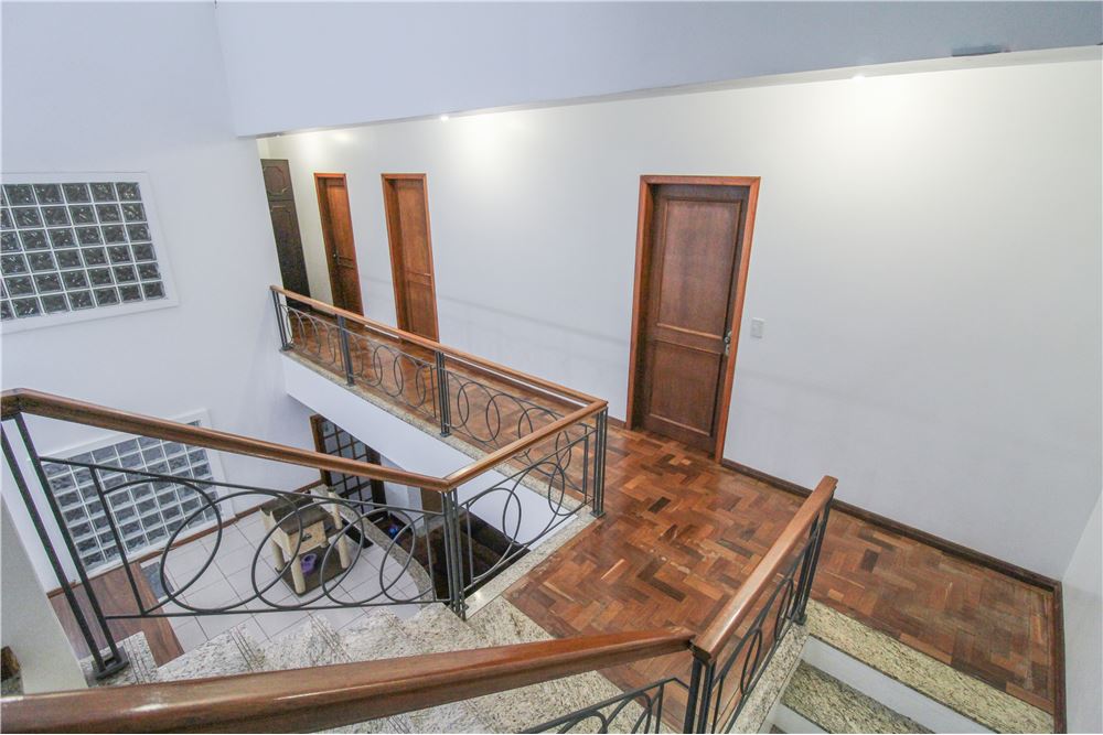 Casa à venda com 4 quartos, 370m² - Foto 6