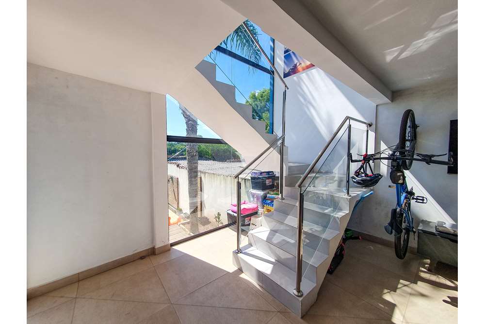 Casa à venda com 3 quartos, 300m² - Foto 10