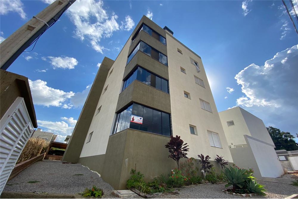 Apartamento à venda com 3 quartos, 78m² - Foto 2