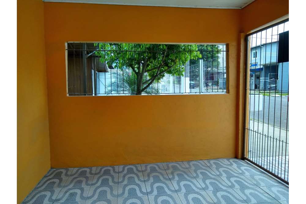 Casa à venda com 2 quartos, 250m² - Foto 2