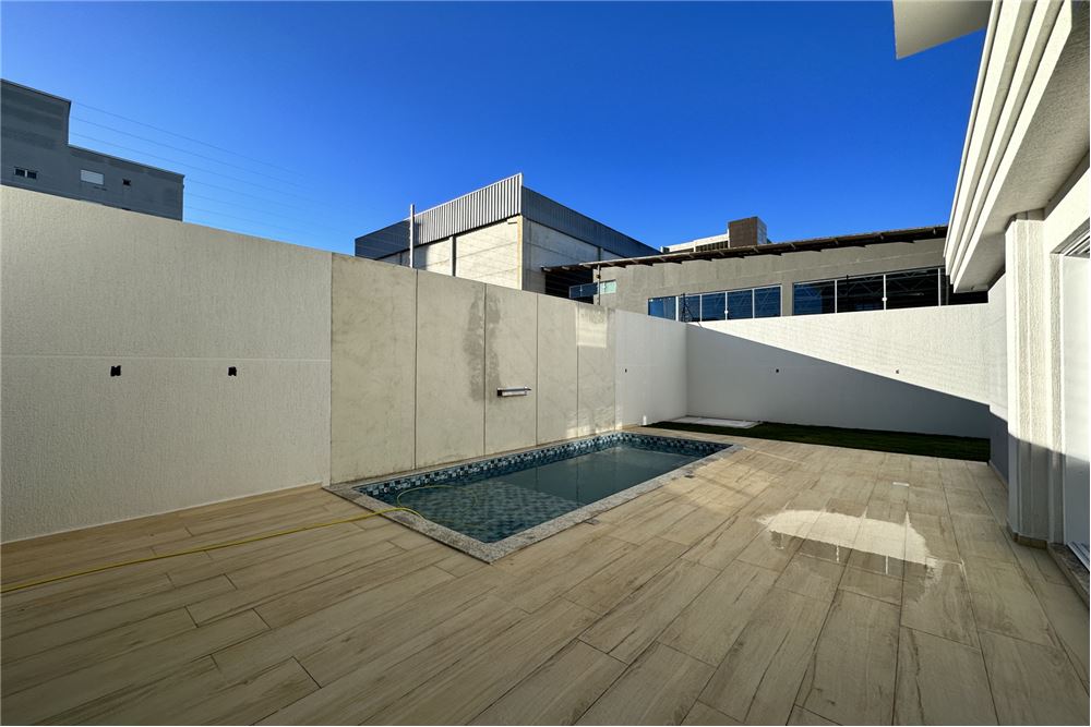 Casa à venda com 3 quartos, 227m² - Foto 16