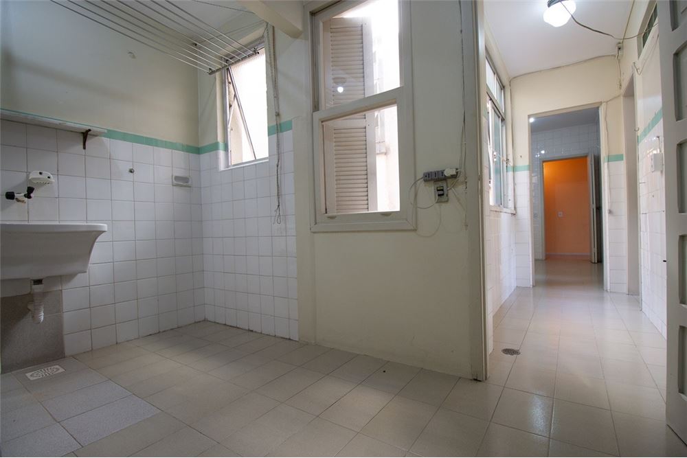 Apartamento à venda com 3 quartos, 130m² - Foto 11