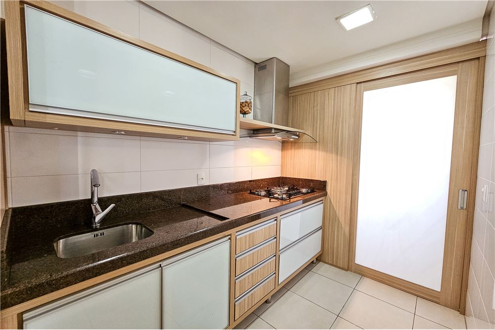 Apartamento à venda com 3 quartos, 110m² - Foto 7