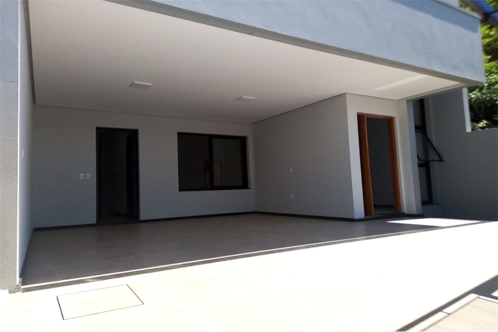 Casa à venda com 3 quartos, 144m² - Foto 4