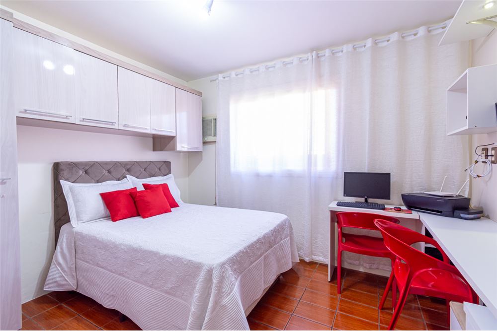 Casa à venda com 3 quartos, 300m² - Foto 3